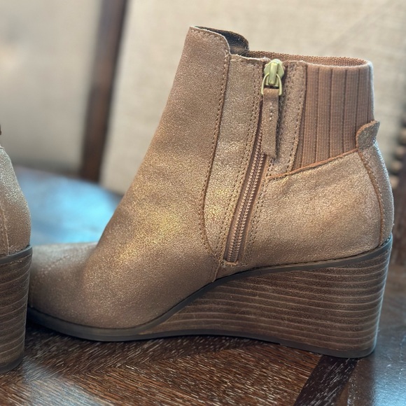 Toms Rose Gold Wedge Booties - Picture 6 of 7